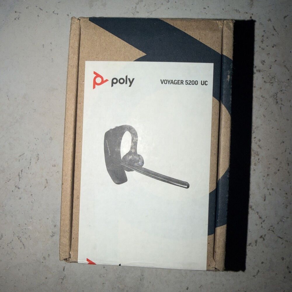 HP Poly Voyager 5200 USB-A UC with BT700 USB-A adapter (TAA version).
